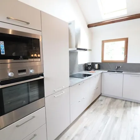 Maison De Caractere A Vic-sur-cere, 4 Pers, Jardin Cloture, Animaux Acceptes, Draps Fournis, Toutes Charges Incluses - Fr-1-742-354 * Vic-sur-Cère