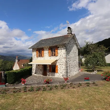 Casa vacanze Maison De Caractere A Vic-sur-cere, 4 Pers, Jardin Cloture, Animaux Acceptes, Draps Fournis, Toutes Charges Incluses - Fr-1-742-354 Vic-sur-Cère