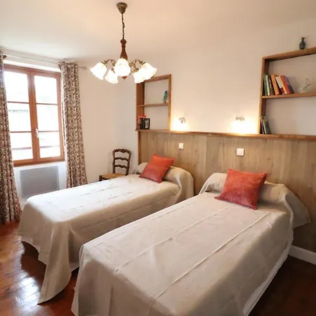 Maison De Caractere A Vic-sur-cere, 4 Pers, Jardin Cloture, Animaux Acceptes, Draps Fournis, Toutes Charges Incluses - Fr-1-742-354